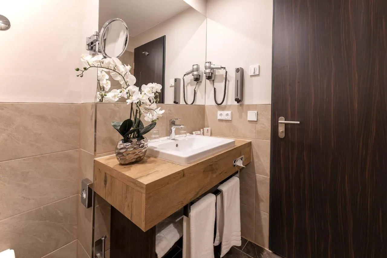Best Western Plus Plaza Berlin Kurfuerstendamm 4*,  Tyskland