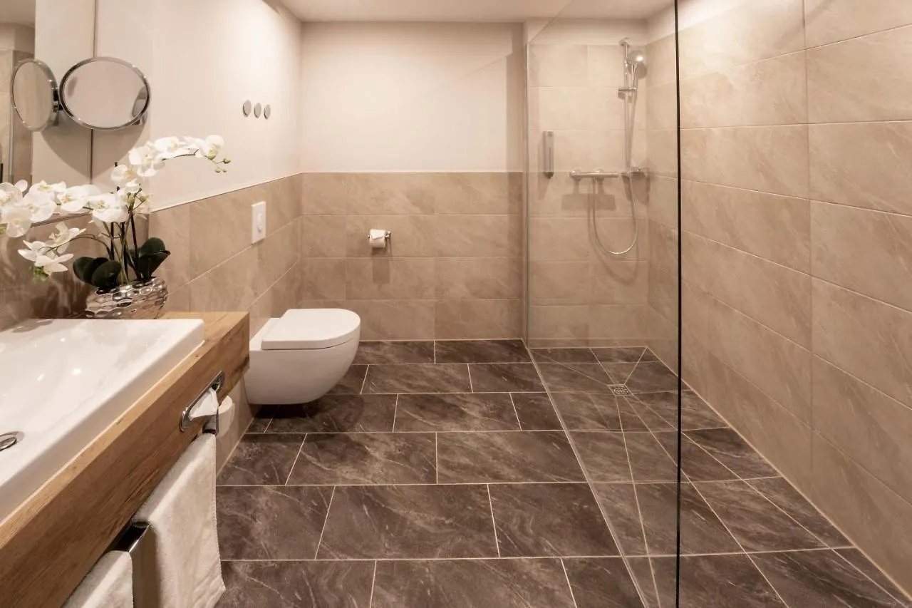 Best Western Plus Plaza Berlin Kurfürstendamm 4*,
